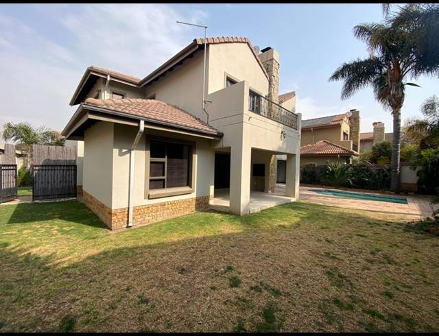 4 BEDROOM PROPERTY TO RENT IN VAN RIEBEECK PARK